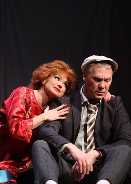 Спектакль «Любовь и голуби»