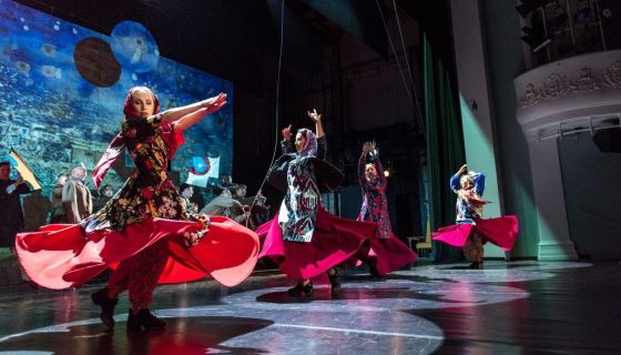 Спектакль «Җил артыннан / Бегущий за ветром»